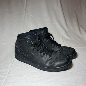 Air Jordan 1 Retro Mid Black 554724-011 Size 11.5 M